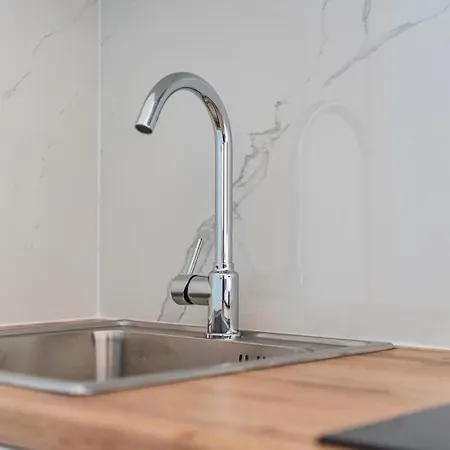 With Ac And Balcony By Pikhost Appartement Golem (Tirana)