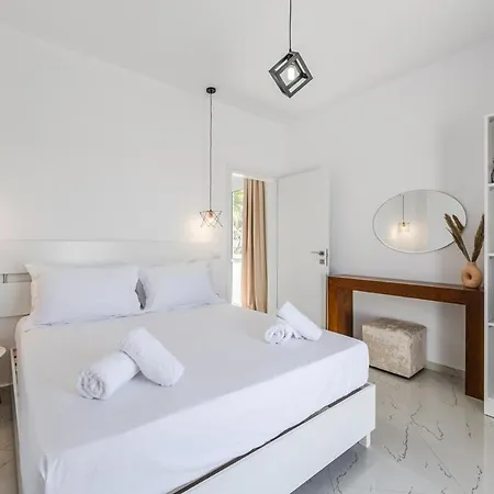 With Ac And Balcony By Pikhost Appartement Golem (Tirana)