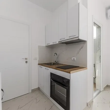 Apartment With Ac And Balcony Golem (Tirana)