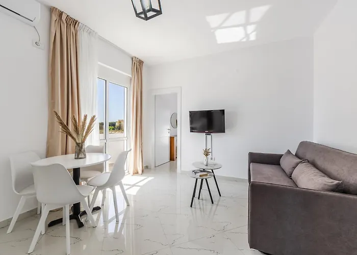 With Ac And Balcony By Pikhost Apartment *