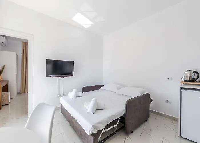 With Ac And Balcony By Pikhost Golem (Tirana)